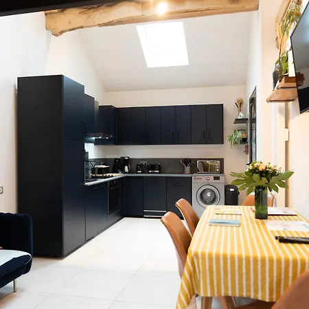 Les Bobos à La Ferme La Madelaine-sous-Montreuil